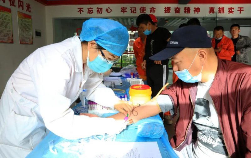 寧夏鋼鐵集團(tuán)開(kāi)展“關(guān)愛(ài)員工，關(guān)注健康”職工健康體檢活動(dòng)